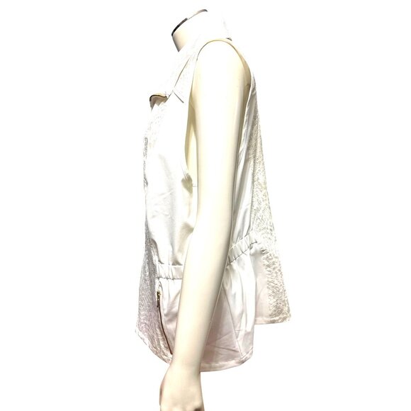 Chicos Zenergy White Animal Print Quilted Zip Front Sleeveless Lightweight Vest - Picture 2 of 13